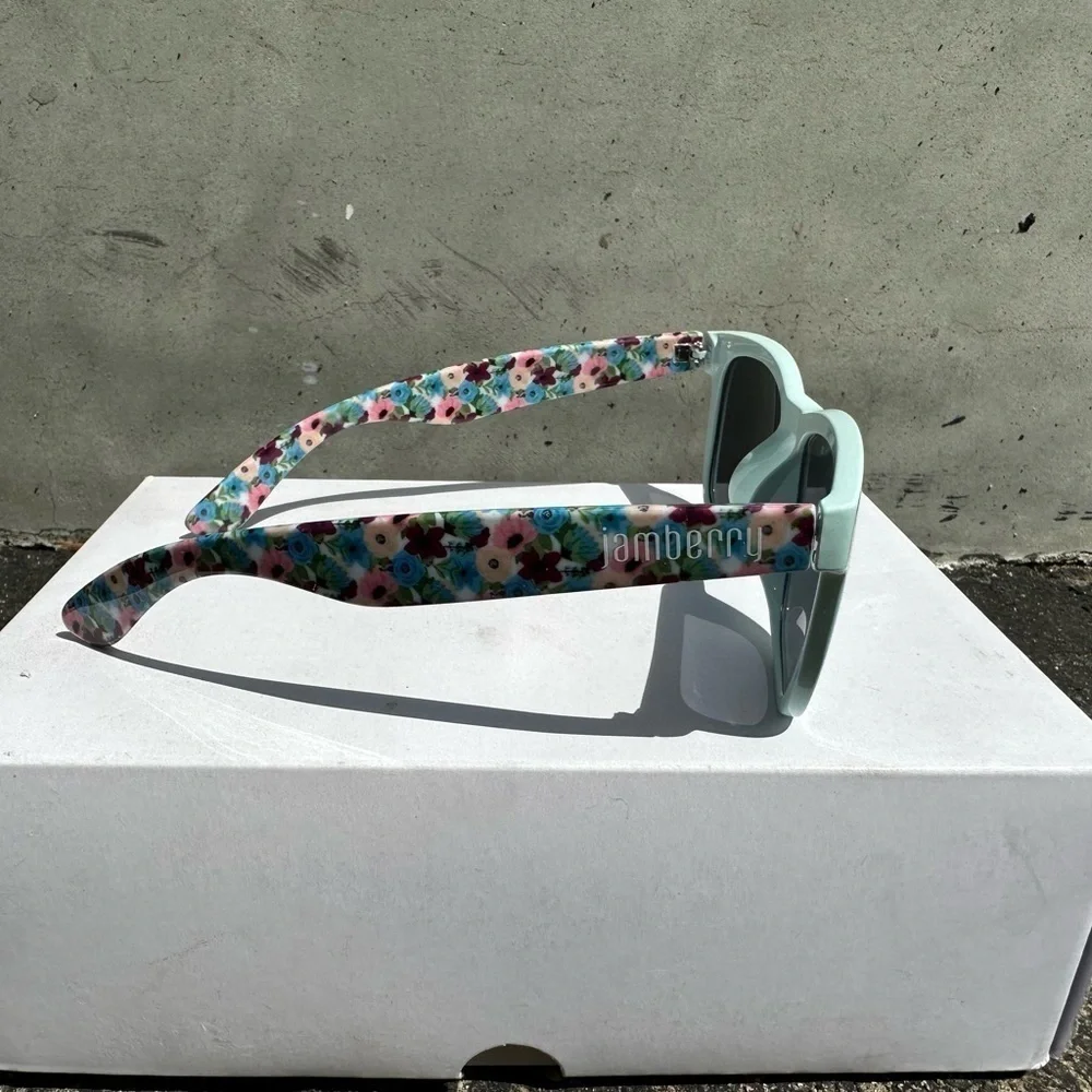 NWT Jamberry Sunglasses $5 per piece or $30 for a box of 10